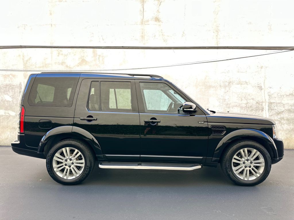 2015 Land Rover LR4 Image 12