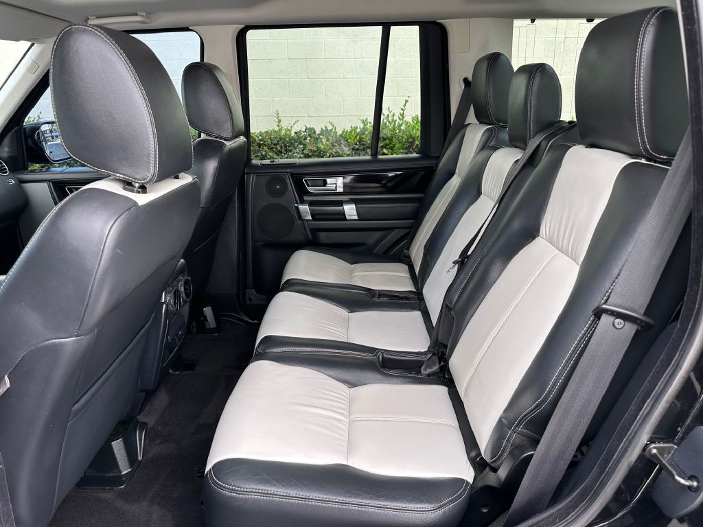 2015 Land Rover LR4 Image 22