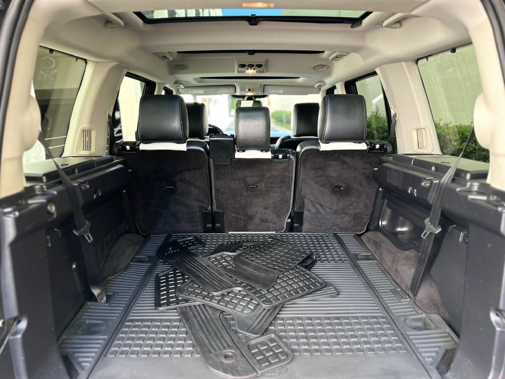 2015 Land Rover LR4 Image 24