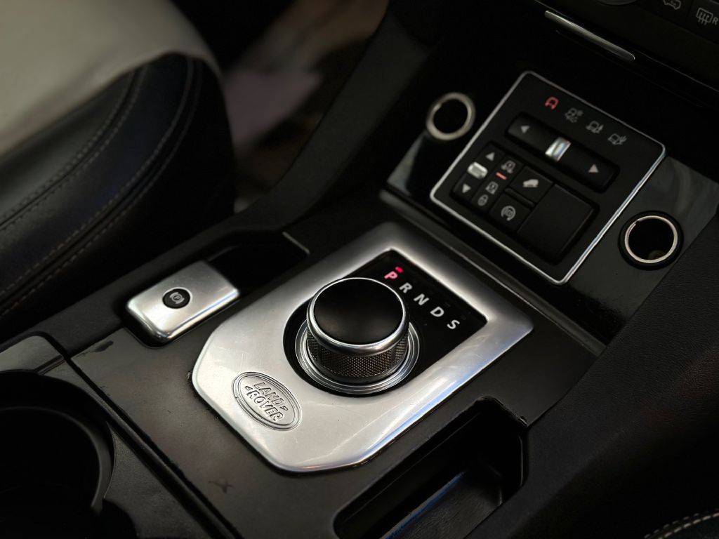 2015 Land Rover LR4 Image 33