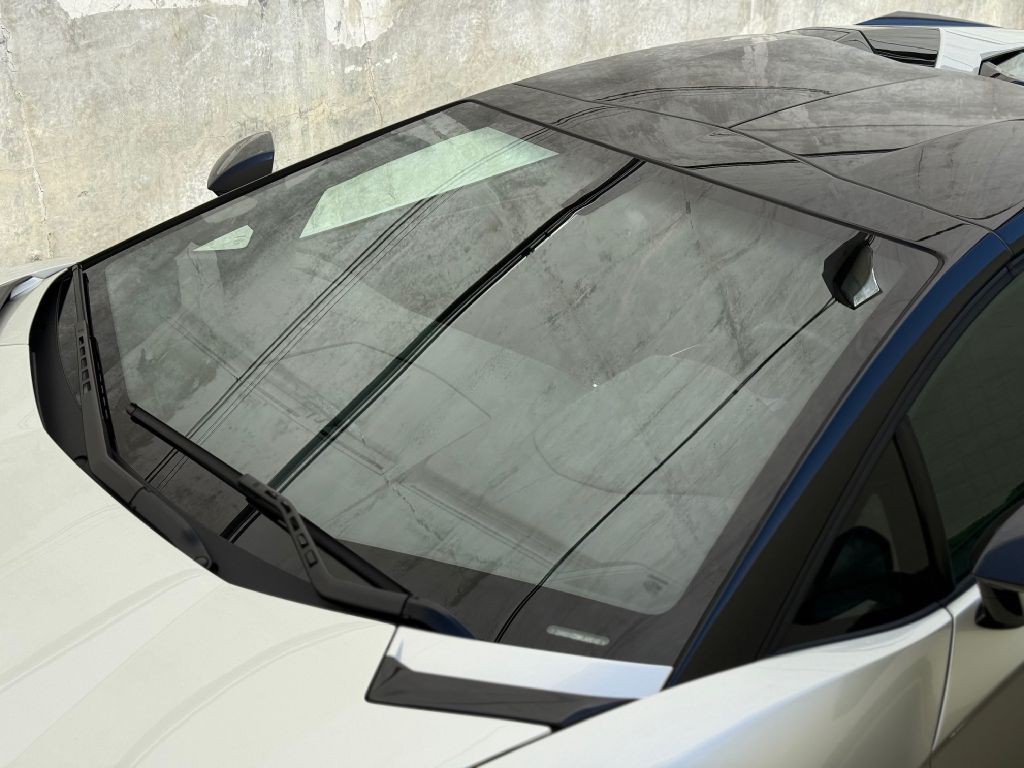 2019 Lamborghini Aventador Image 20