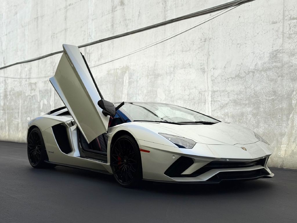 2019 Lamborghini Aventador Image 42