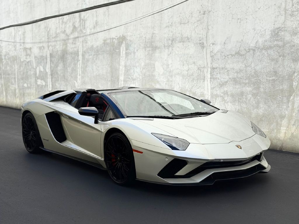 2019 Lamborghini Aventador Image 44