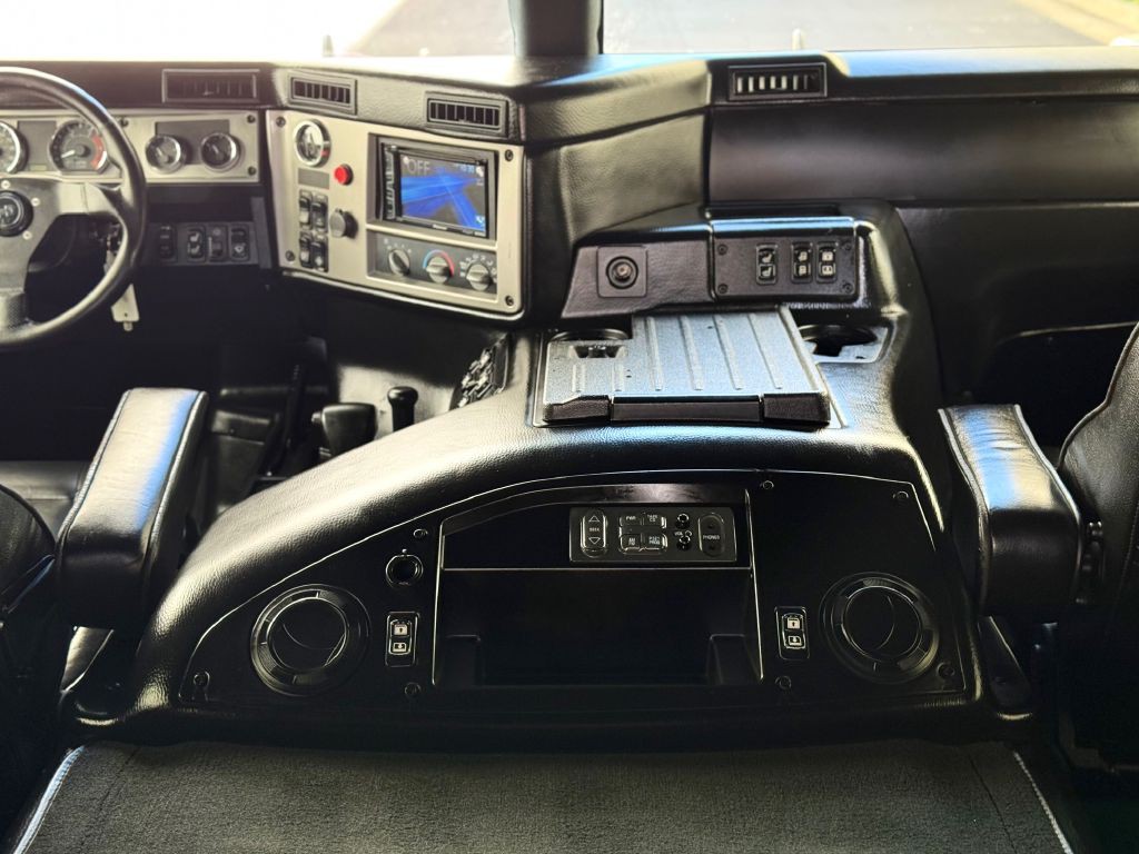 2006 HUMMER H1 Image 38
