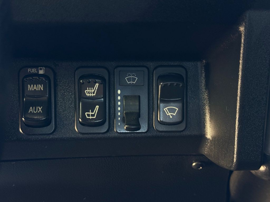 2006 HUMMER H1 Image 47