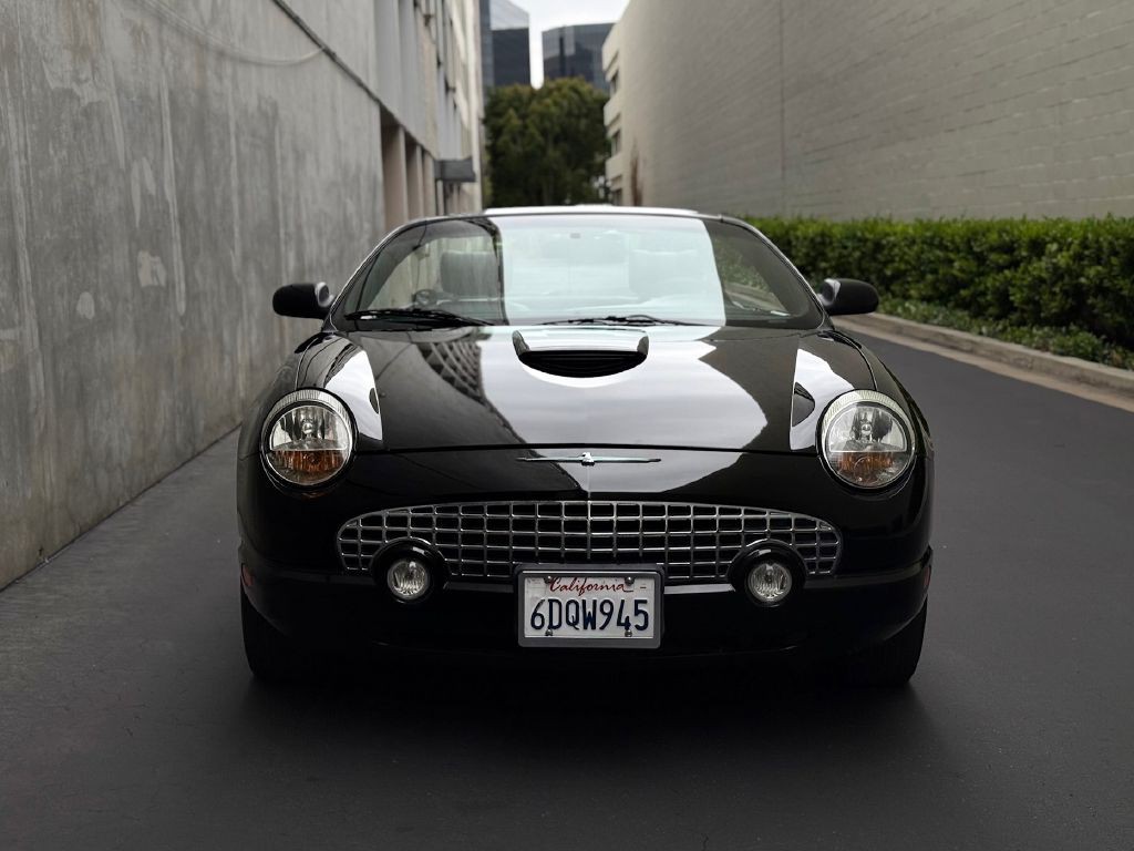 2005 Ford Thunderbird Image 4