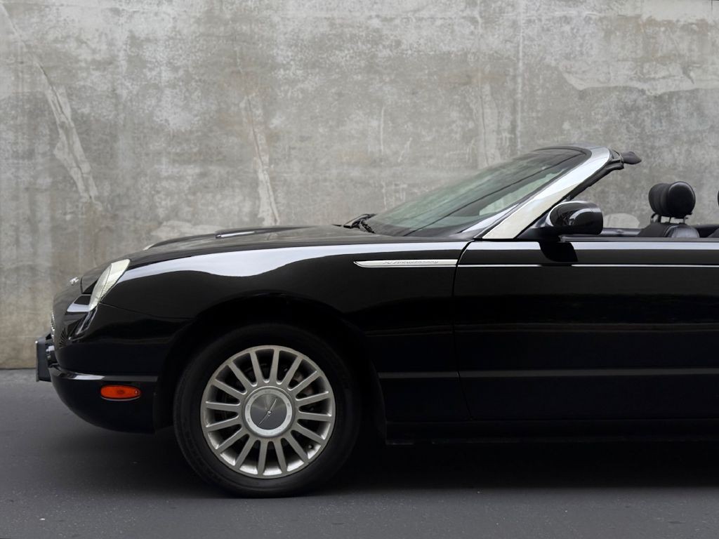 2005 Ford Thunderbird Image 5