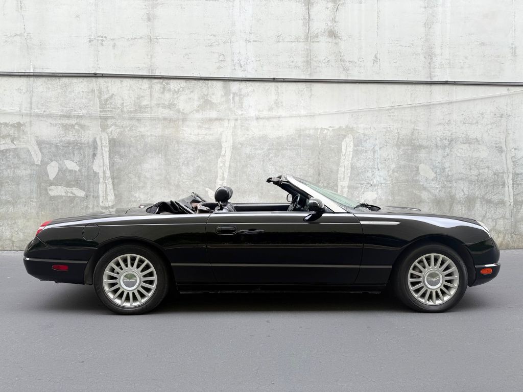 2005 Ford Thunderbird Image 15