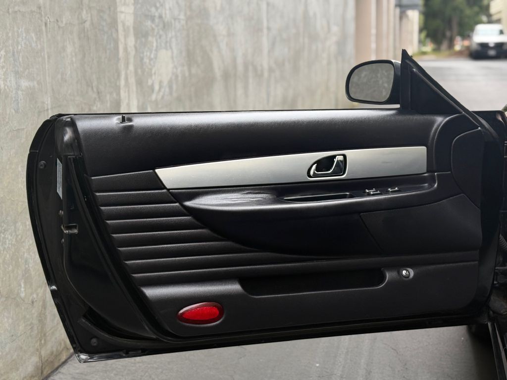 2005 Ford Thunderbird Image 21