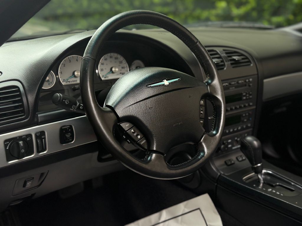 2005 Ford Thunderbird Image 23