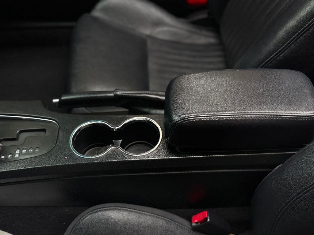 2005 Ford Thunderbird Image 26