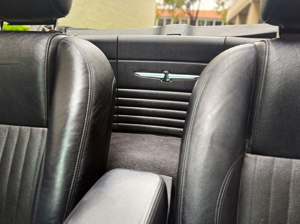 2005 Ford Thunderbird Image 27