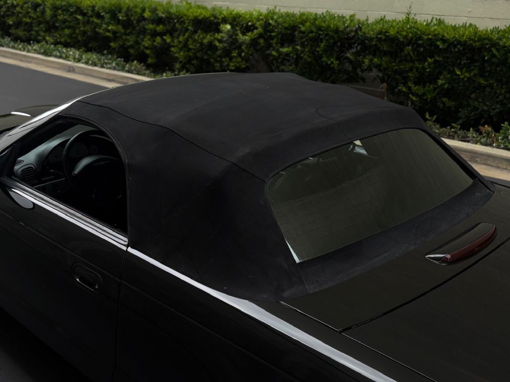 2005 Ford Thunderbird Image 40