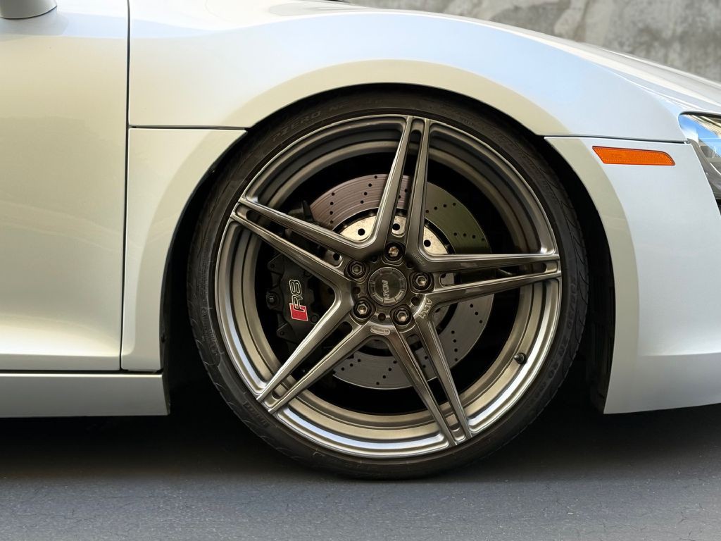 2012 Audi R8 Image 34