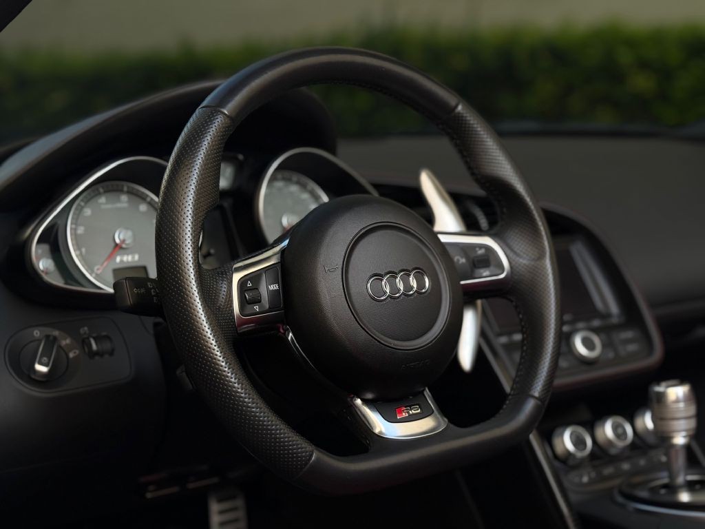 2012 Audi R8 Image 40