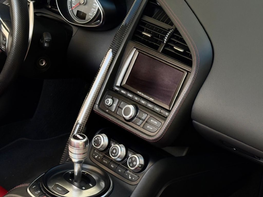 2012 Audi R8 Image 56