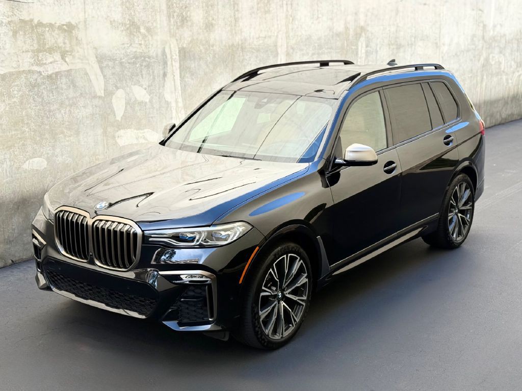 2022 BMW X7 Image 2