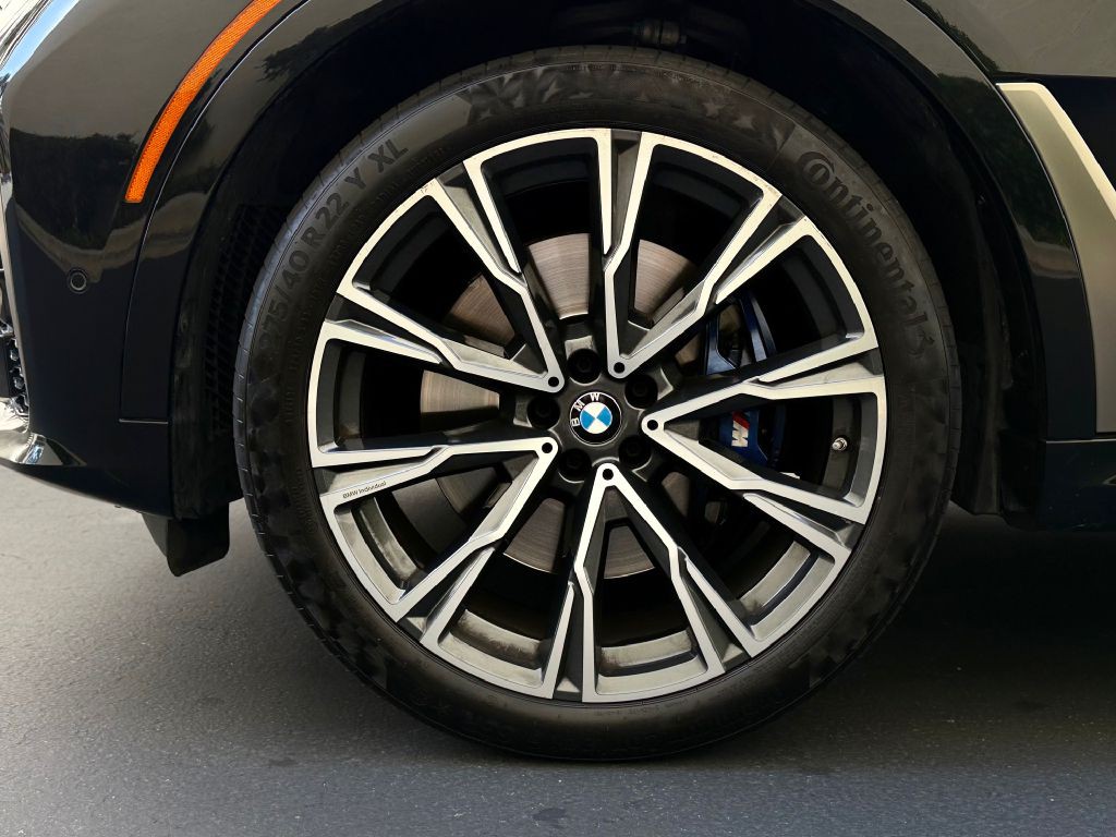 2022 BMW X7 Image 7