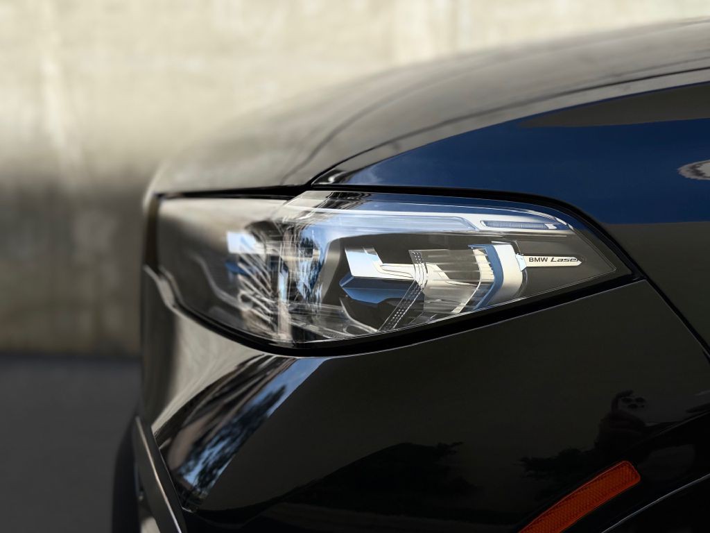 2022 BMW X7 Image 8