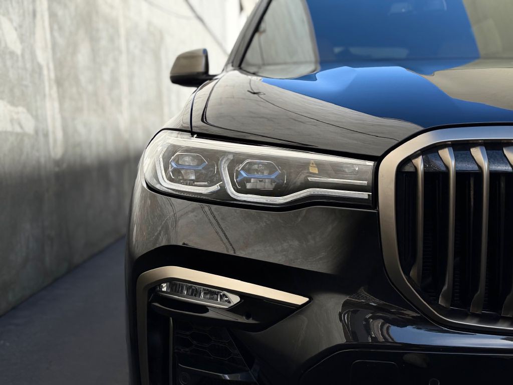 2022 BMW X7 Image 10