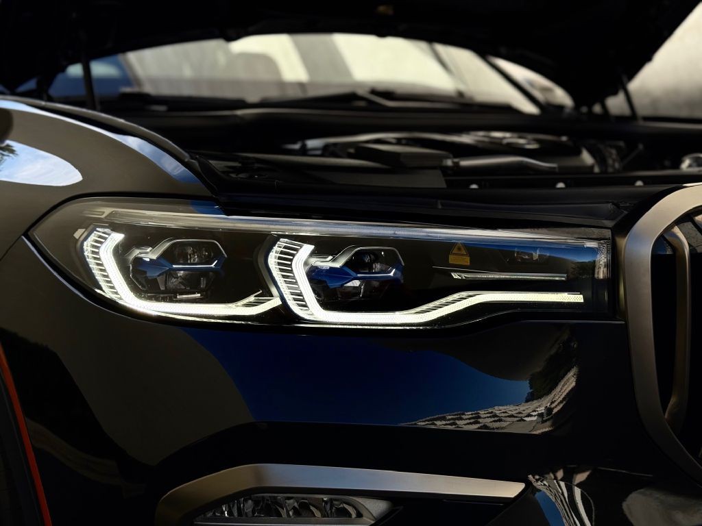 2022 BMW X7 Image 11