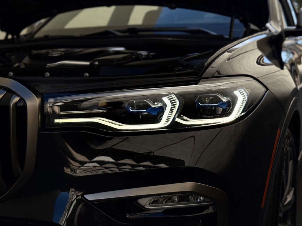 2022 BMW X7 Image 13