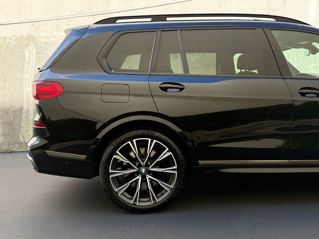 2022 BMW X7 Image 22