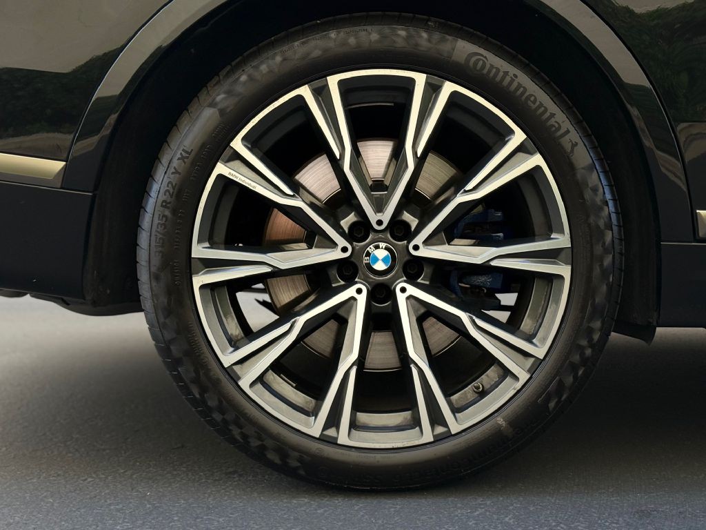 2022 BMW X7 Image 23