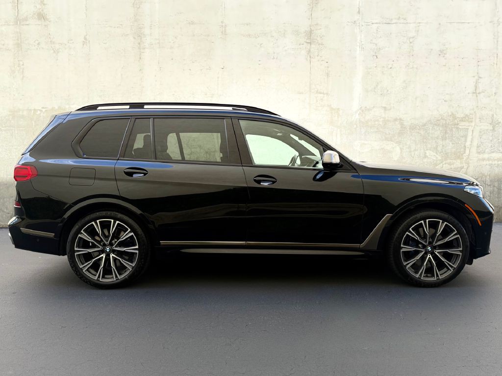 2022 BMW X7 Image 24