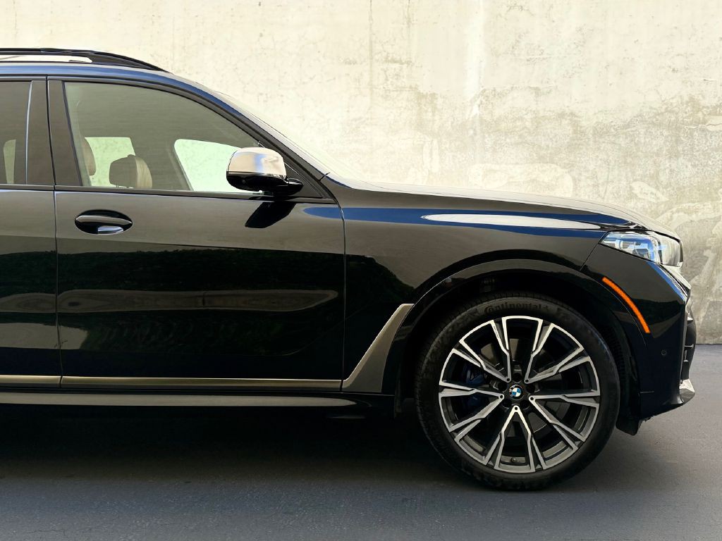 2022 BMW X7 Image 25