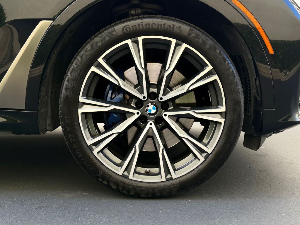 2022 BMW X7 Image 26