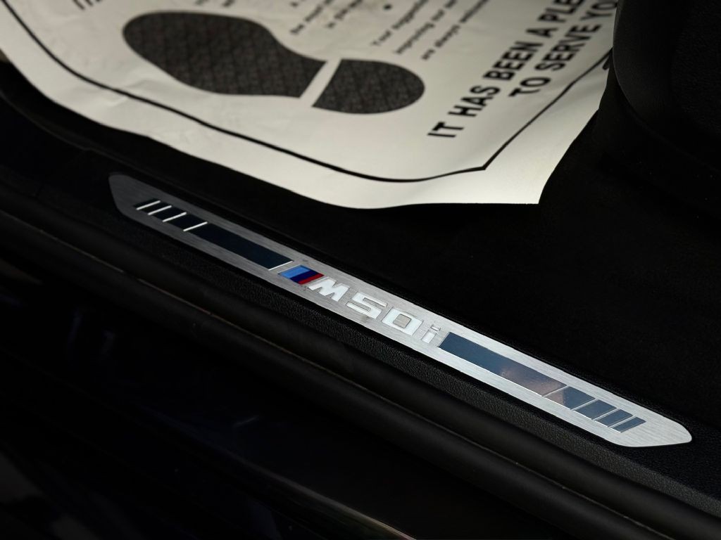 2022 BMW X7 Image 34