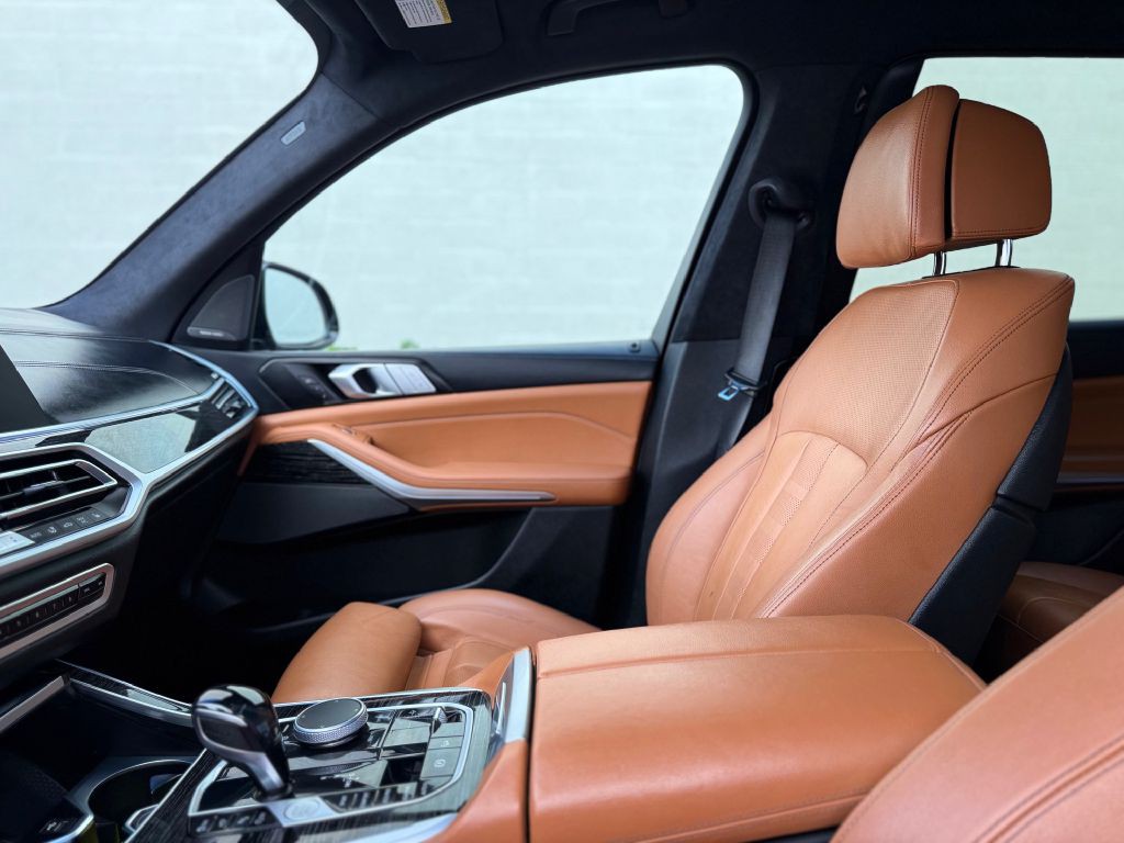 2022 BMW X7 Image 39