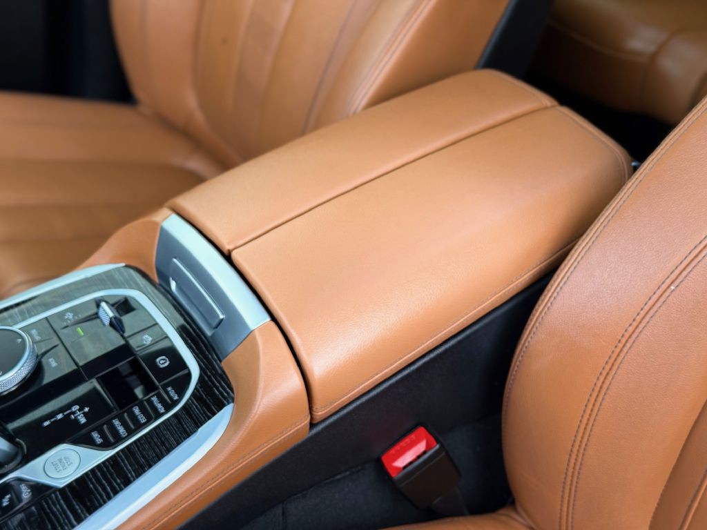 2022 BMW X7 Image 40