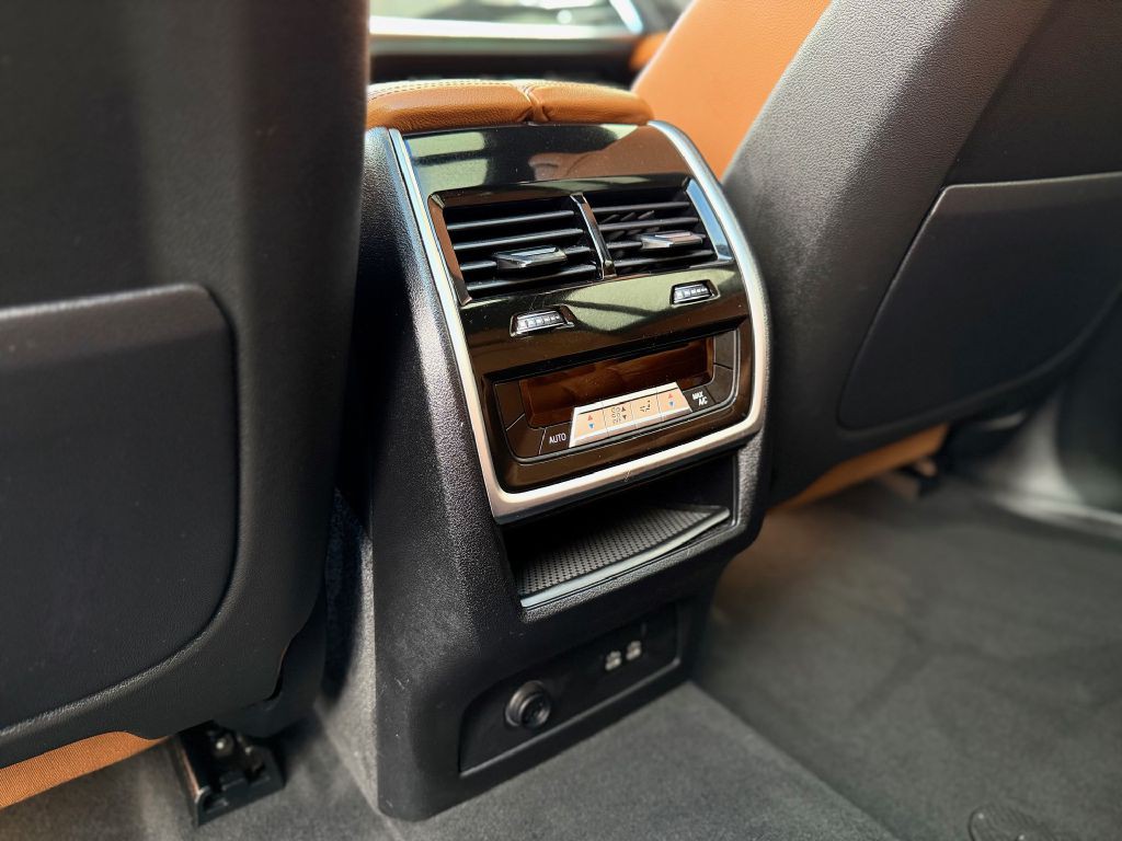 2022 BMW X7 Image 45
