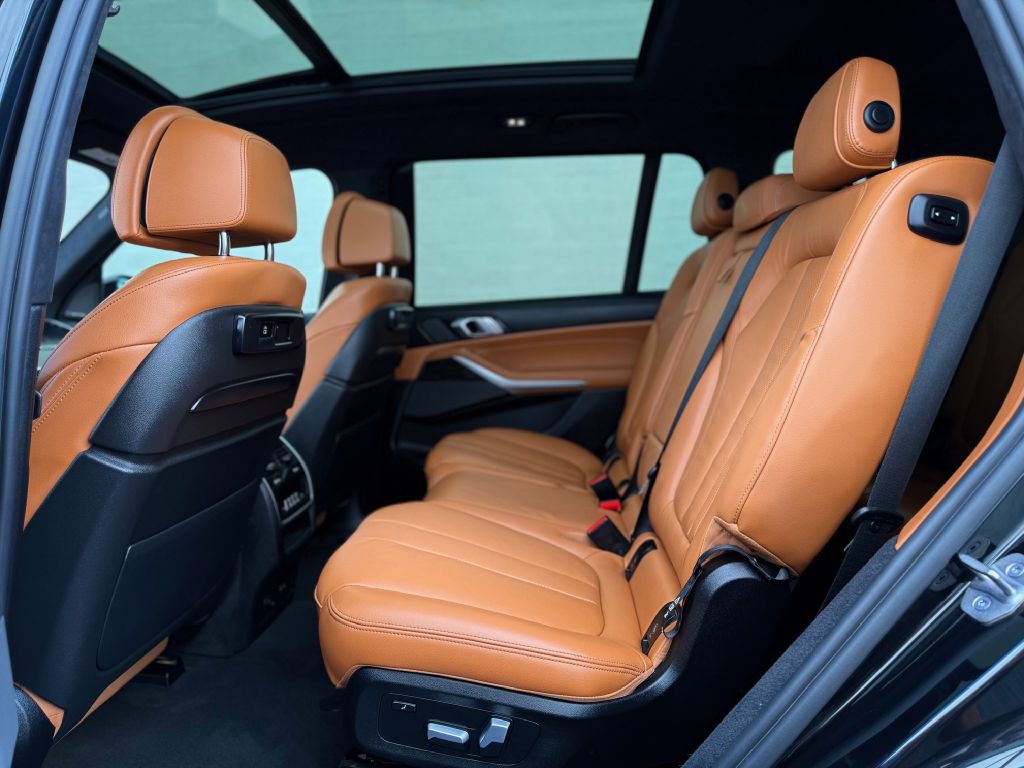 2022 BMW X7 Image 46