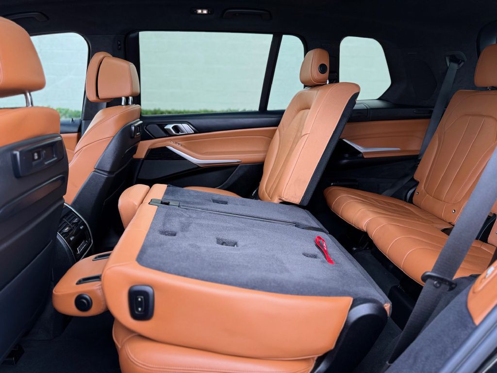 2022 BMW X7 Image 50