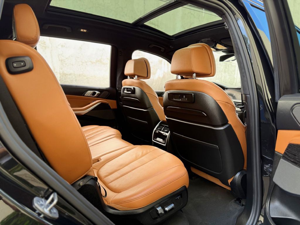 2022 BMW X7 Image 55