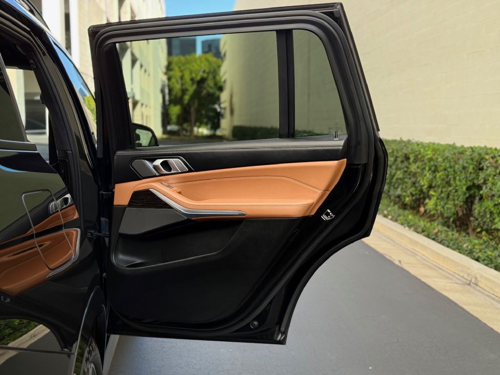 2022 BMW X7 Image 56