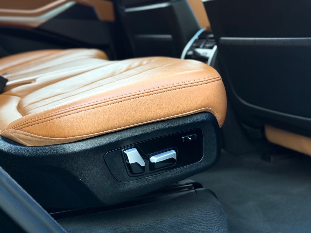 2022 BMW X7 Image 57