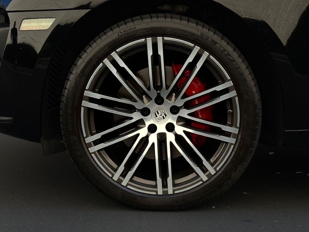 2018 Porsche Macan Image 9