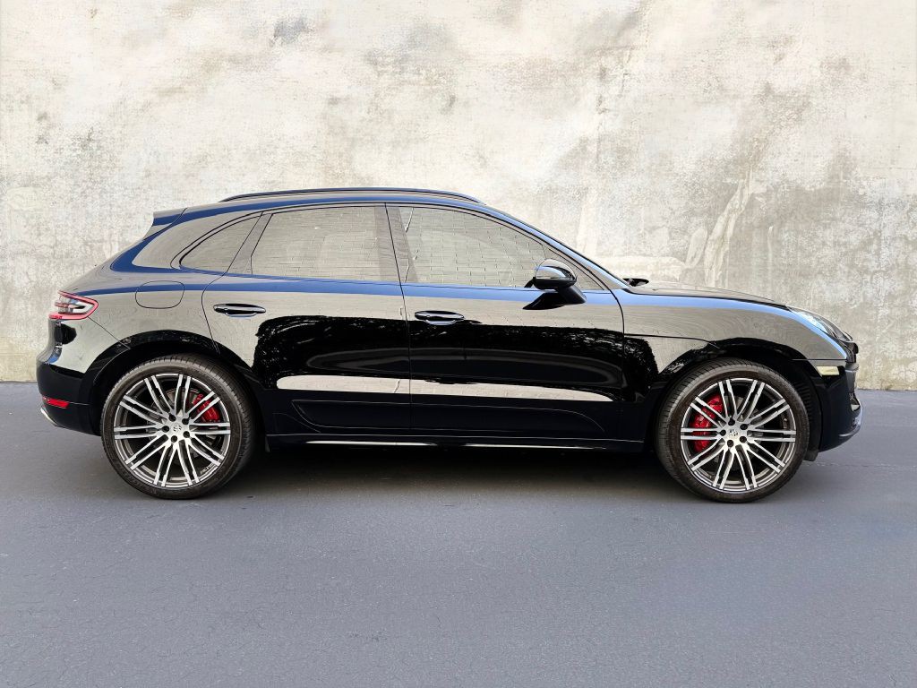 2018 Porsche Macan Image 20