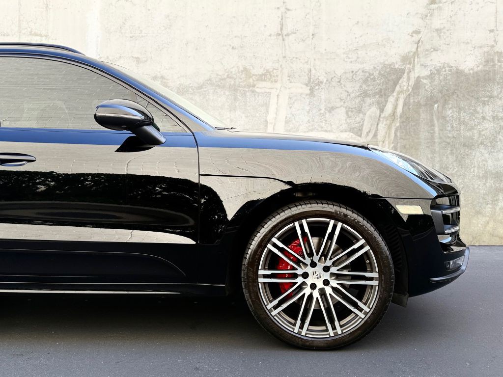 2018 Porsche Macan Image 21