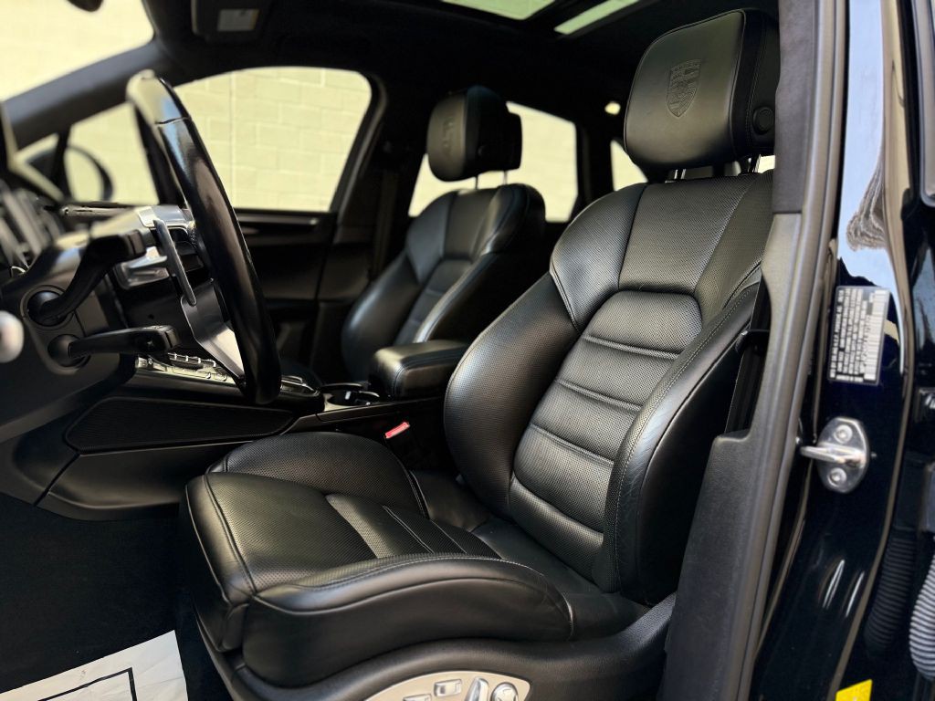 2018 Porsche Macan Image 34