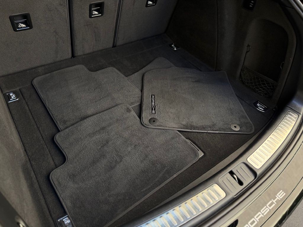 2018 Porsche Macan Image 41