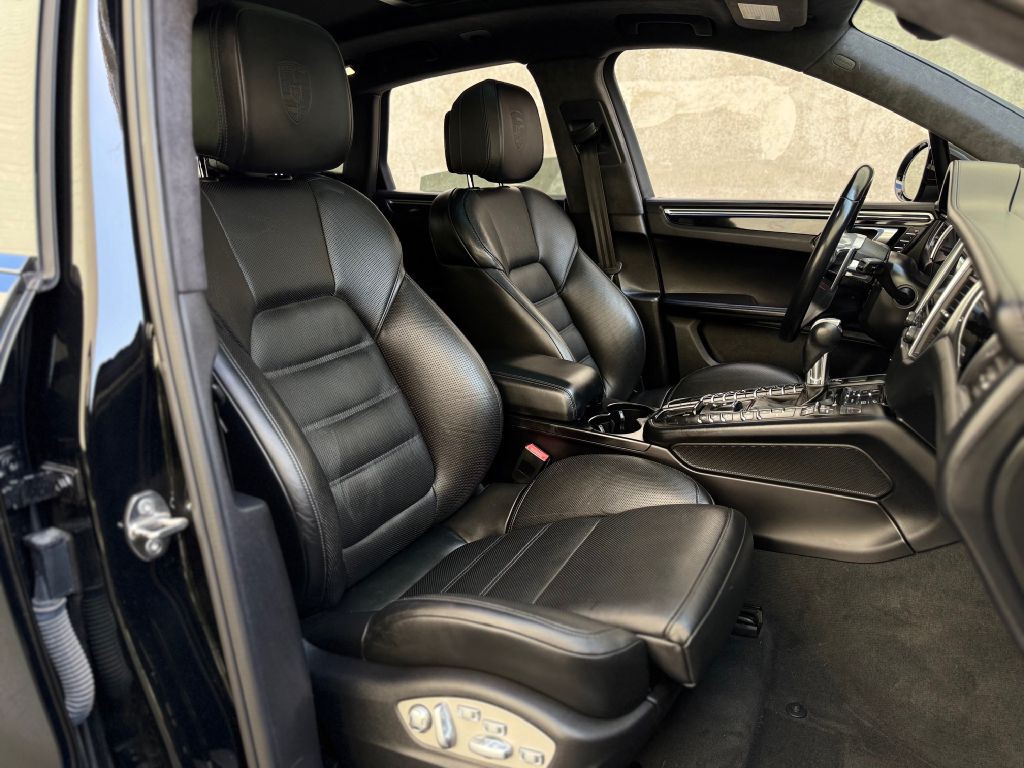 2018 Porsche Macan Image 42