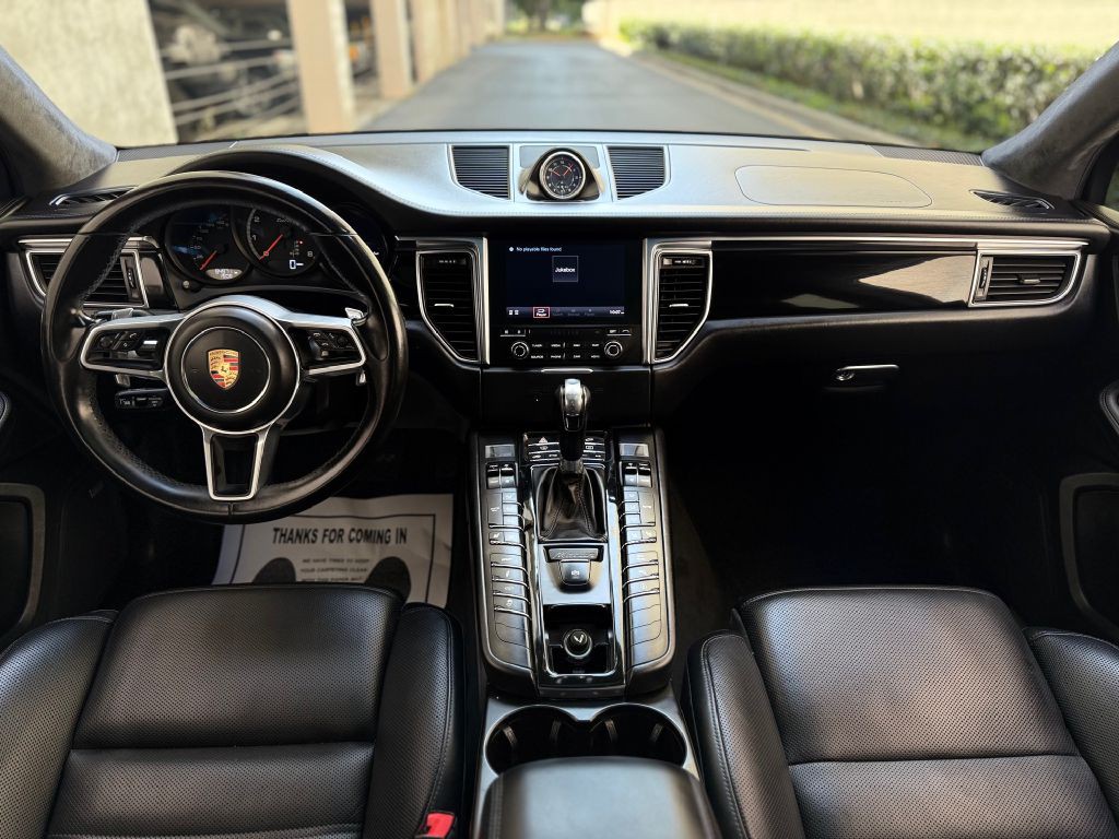 2018 Porsche Macan Image 46