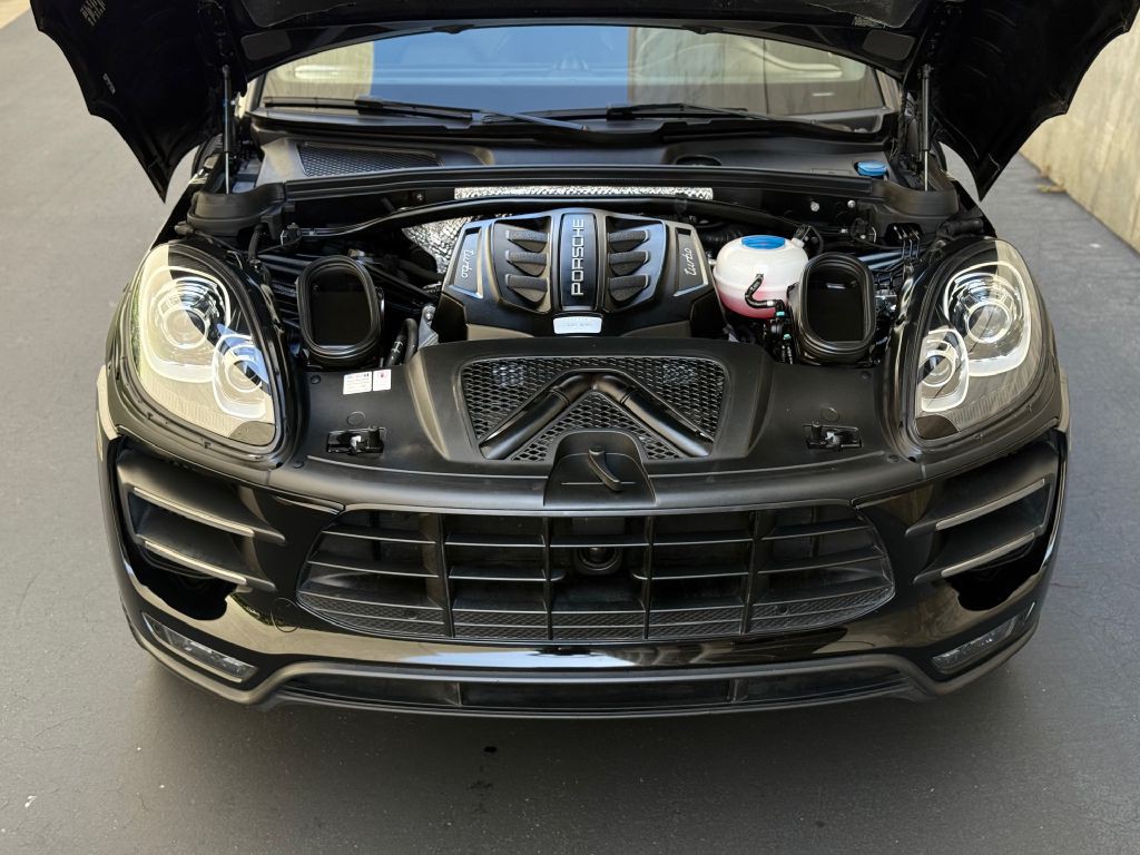 2018 Porsche Macan Image 52