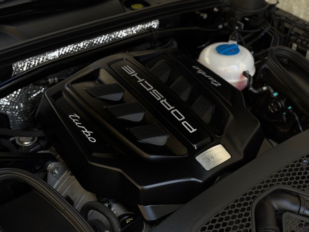 2018 Porsche Macan Image 53