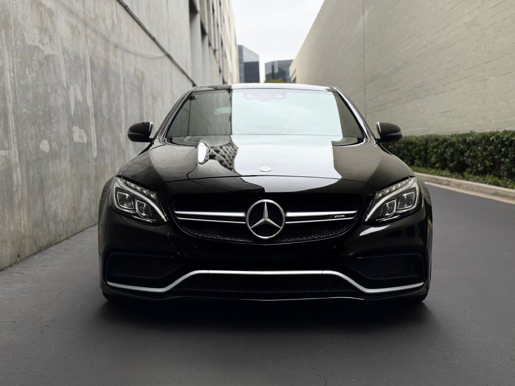 2016 Mercedes-Benz C-Class Image 3
